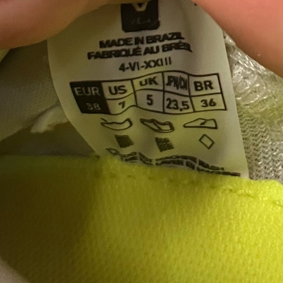 Veja White and Cream Women's Sneakers - Picture 11 of 11